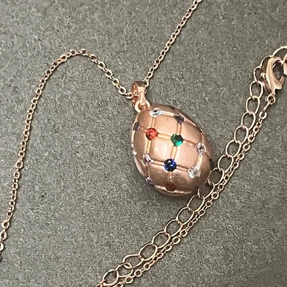 Elegant Rose Gold Egg Pendant Necklace with Multicolor Gems - Picture 5 of 10